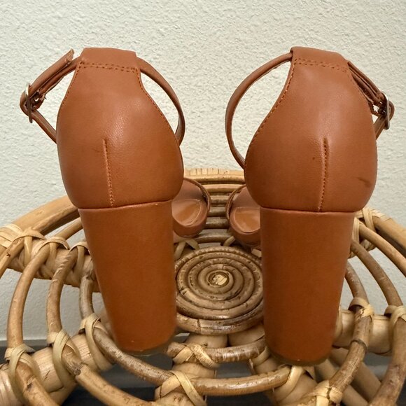 Taylor Camel Ankle Strap Heels Size 6.5 - Picture 2 of 2